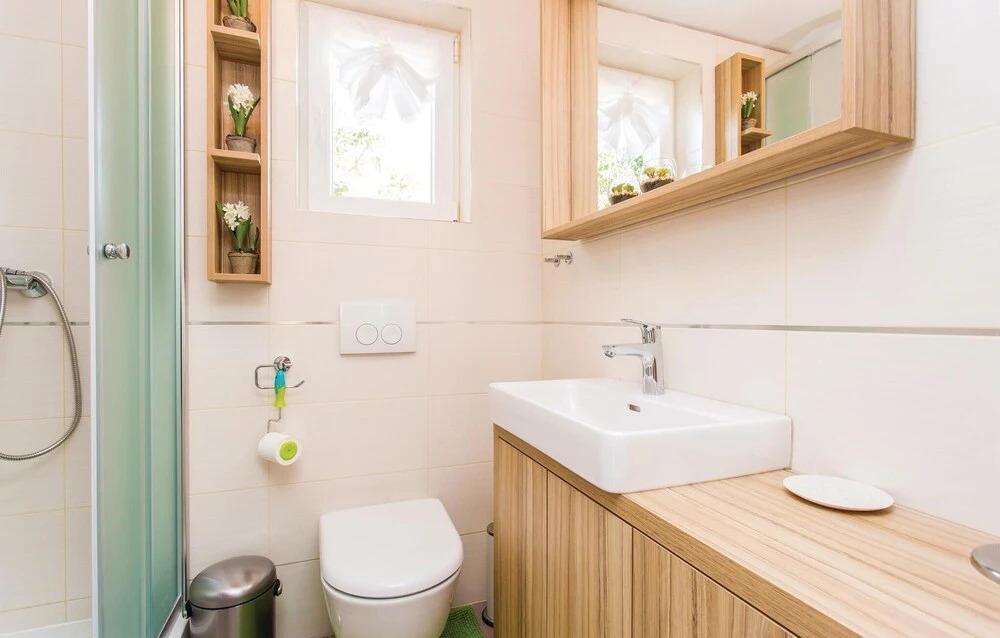 Beautiful Home in Klimno With Wifi and 2 Bedrooms