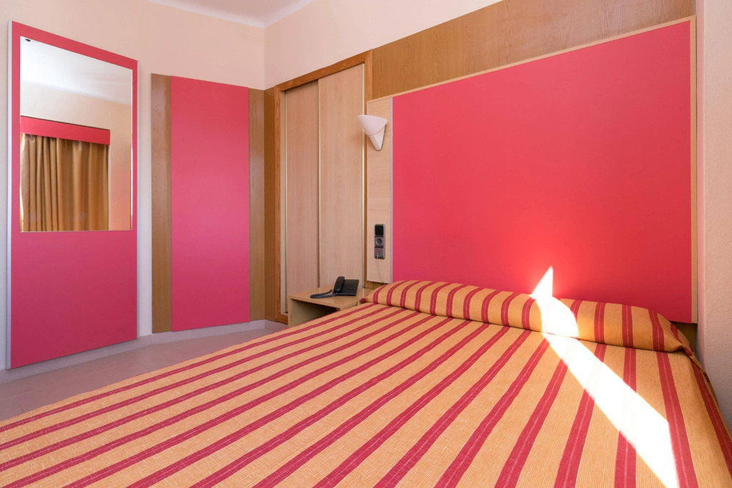 The Red Hotel - Только для взрослых