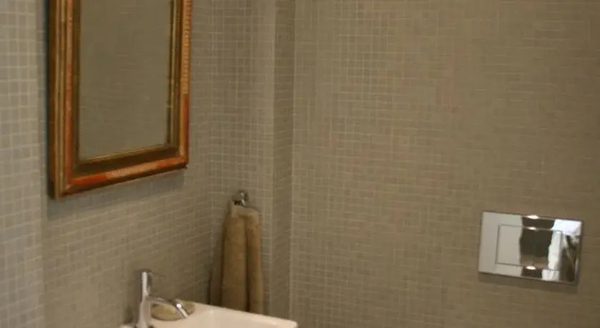 Suite 25a