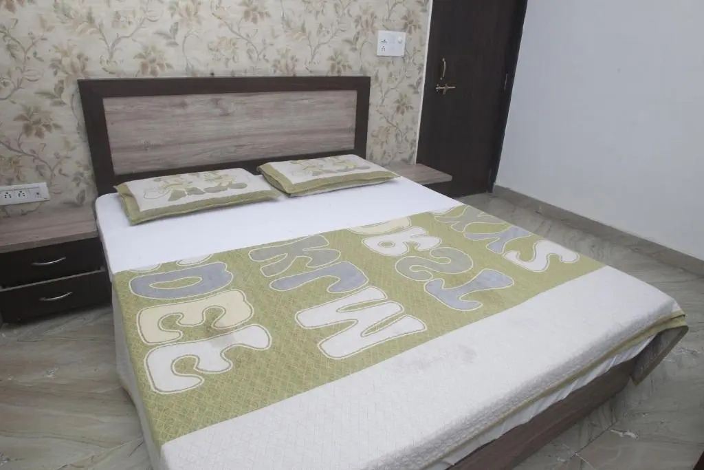 Alakhnanda Guest House