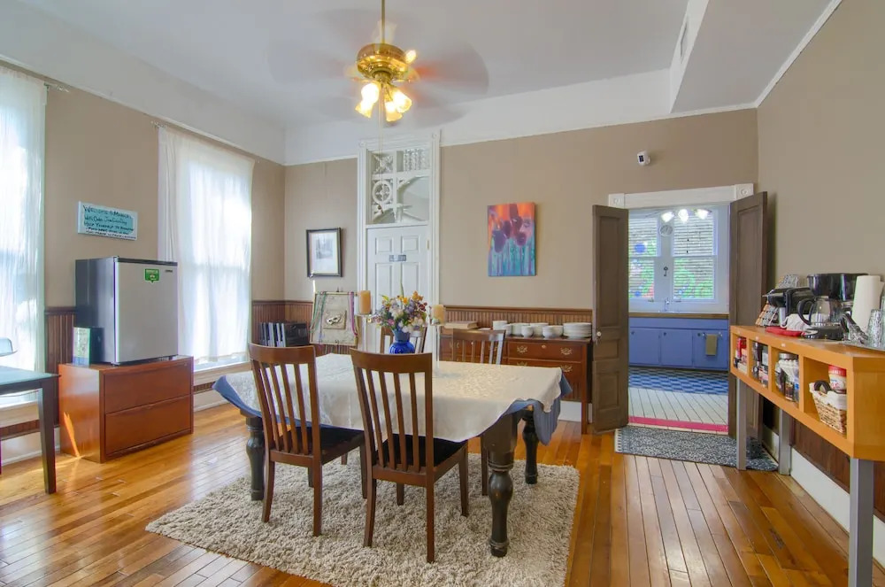 Petrinovich House