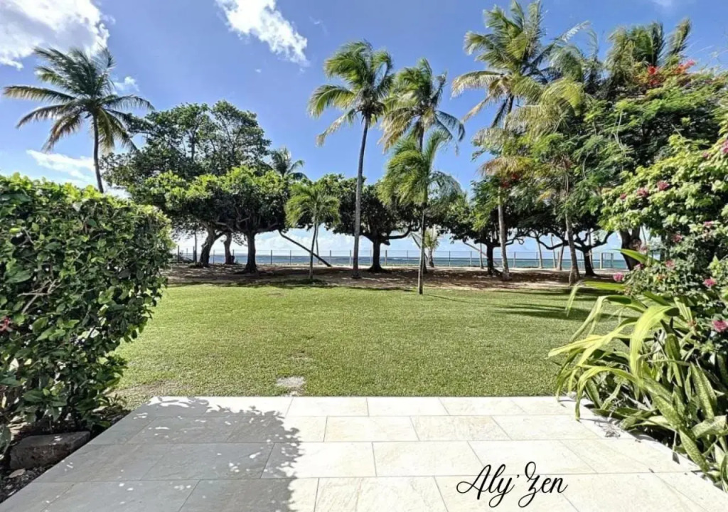 Aly'Zen - Studio de charme. Pieds dans l'eau (mer)