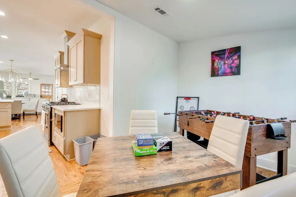 < 4 Mi to Mercedes-benz: Modern West End ATL Stay