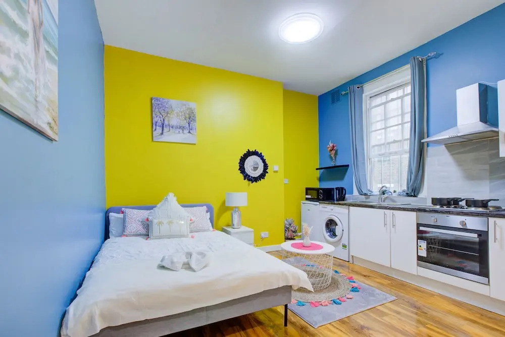 Studio 4 Small Private Family in Central London