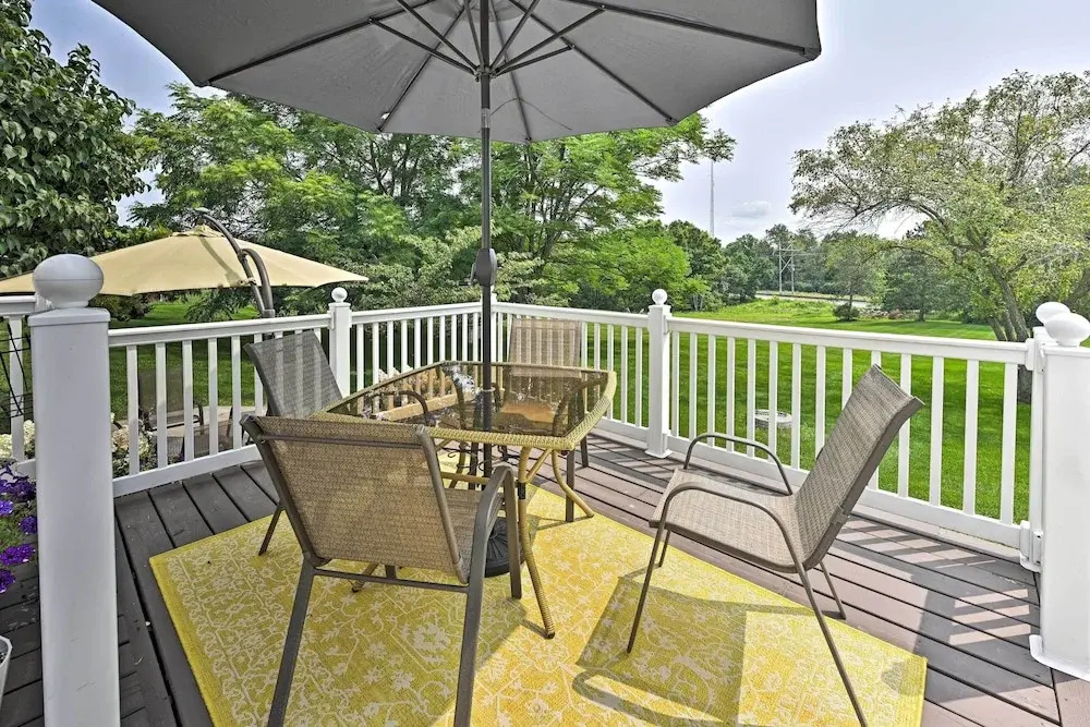 Large Home w/ Indoor Basketball Court + Game Room!