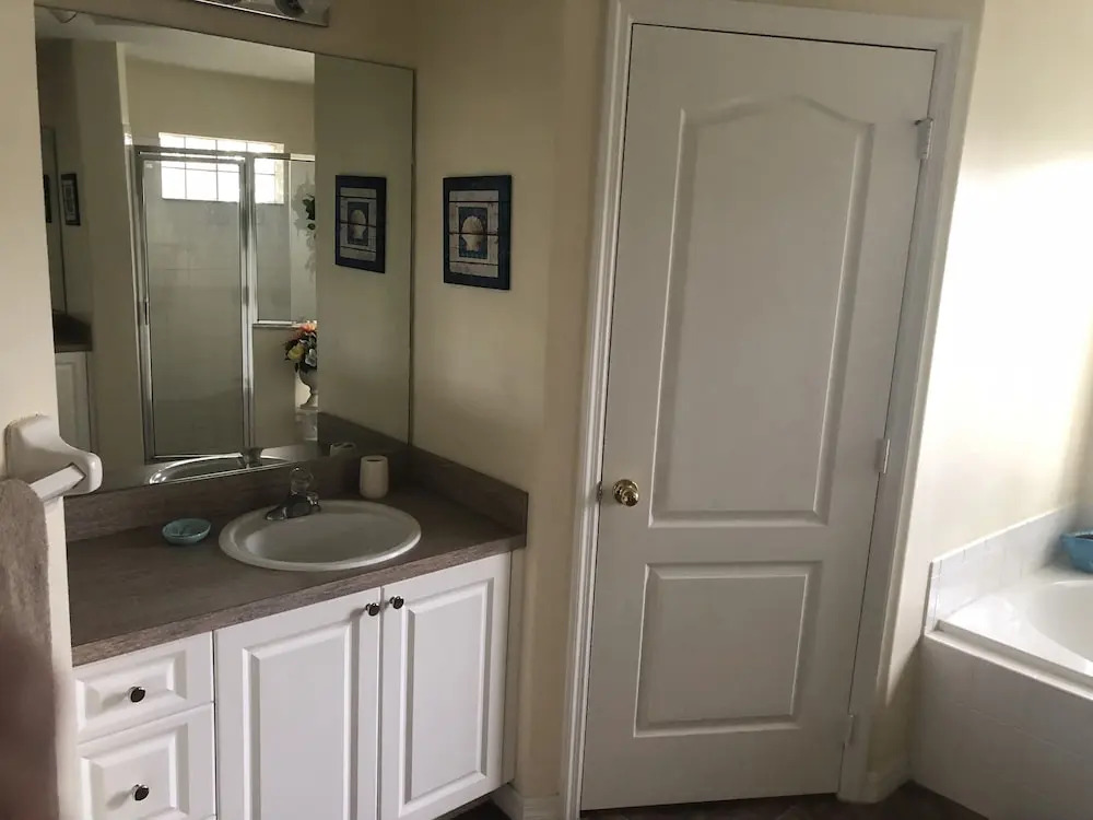 Gorgeous 4 Bed Home with Private Pool and Gamesroom in Disney Area (TR562DD)