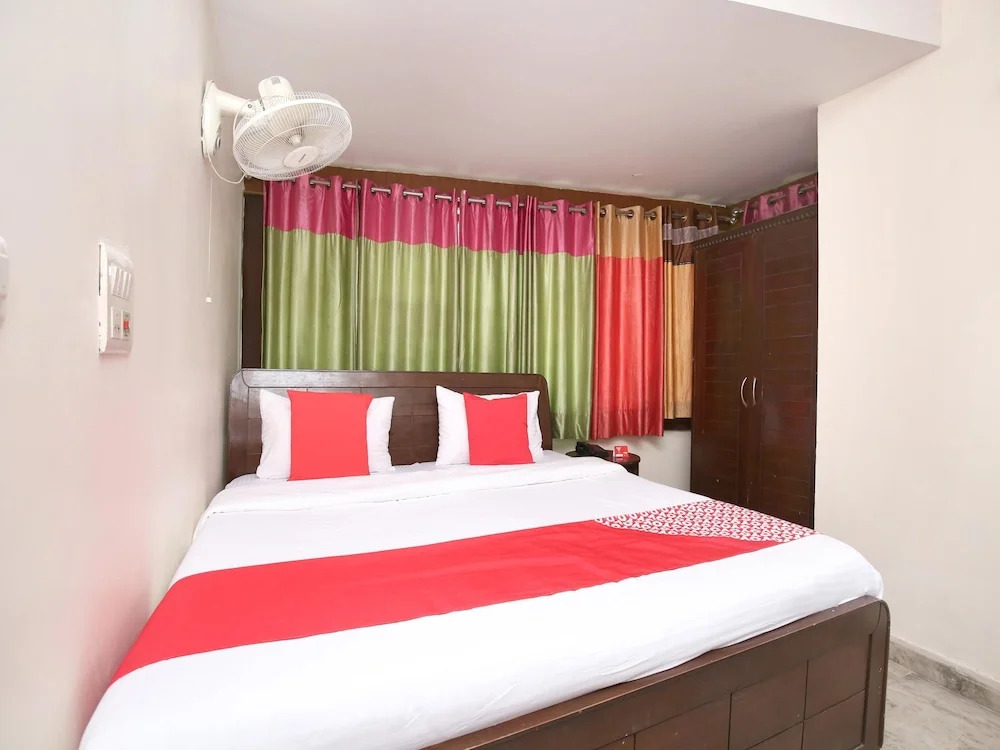 OYO 15523 Hotel JD Inn