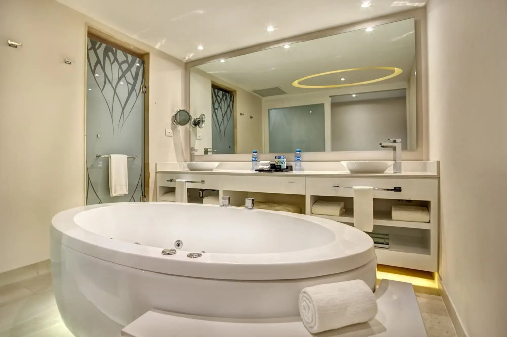 Royalton Riviera Cancun, An Autograph Collection All-Inclusive Resort & Casino