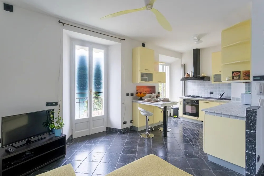 Co-b730-alem2bt - Lovely Apartment Overlooking the Lake