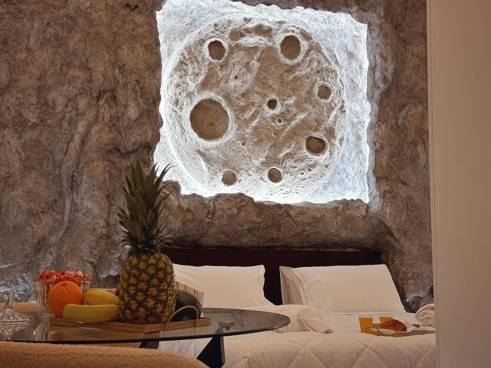 Corona Suite & Rooms