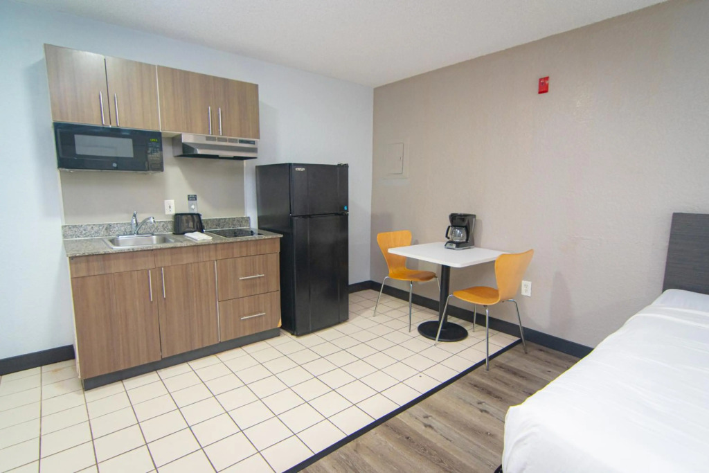 Studio 6 Extended Stay - West Palm Beach, FL
