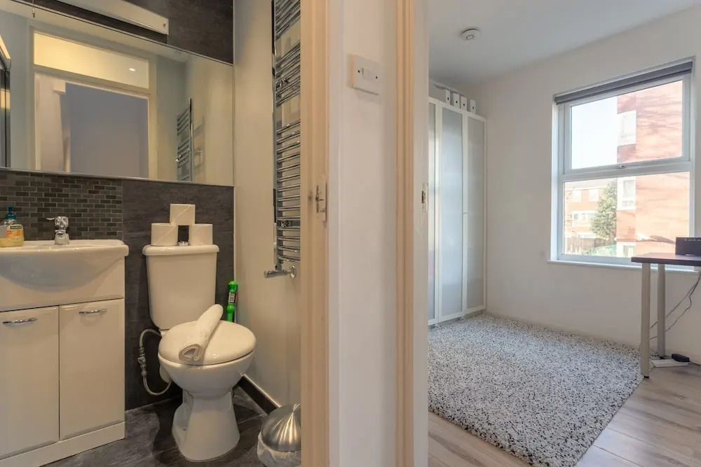 Modern 3 Bedroom Family Home in Hackney
