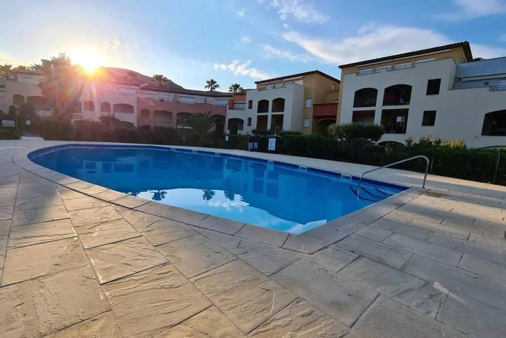 Appartement climatisé les Lavandiers 6 personnes piscines