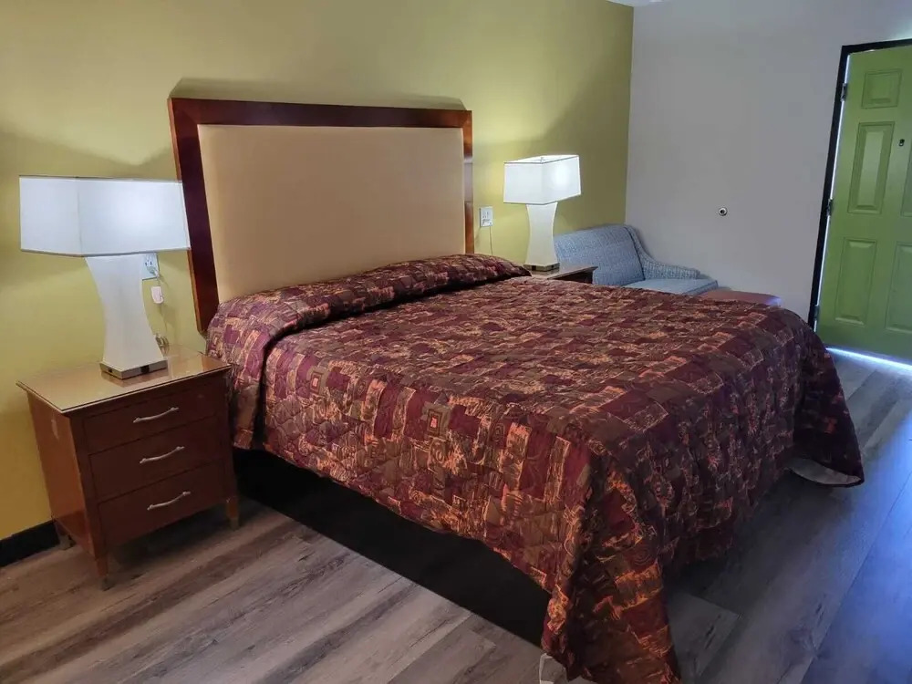 Stadium Inn & Spas