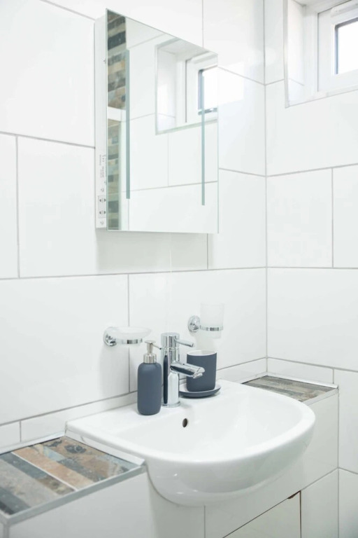 Newmarket Road Apartments (Peymans)