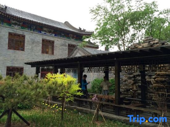 Jiafu Binshe Hotel