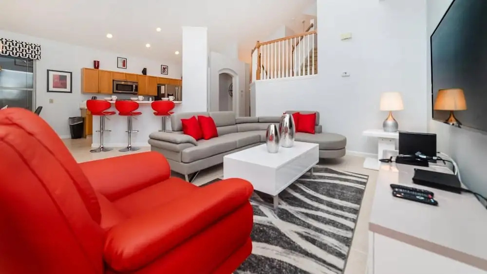8215 Fan Palm Way