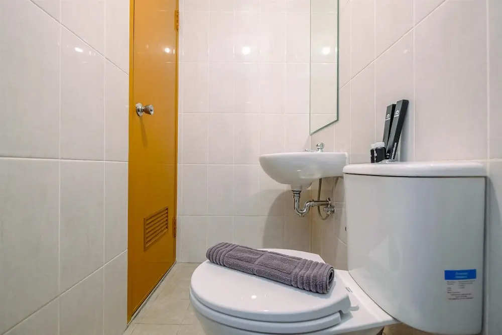 Nice And Elegant 1Br At Royal Heights Apartment