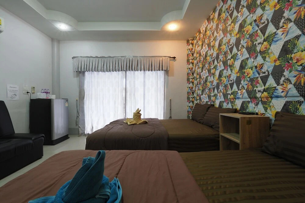 OYO 1100 Chidlom Resort