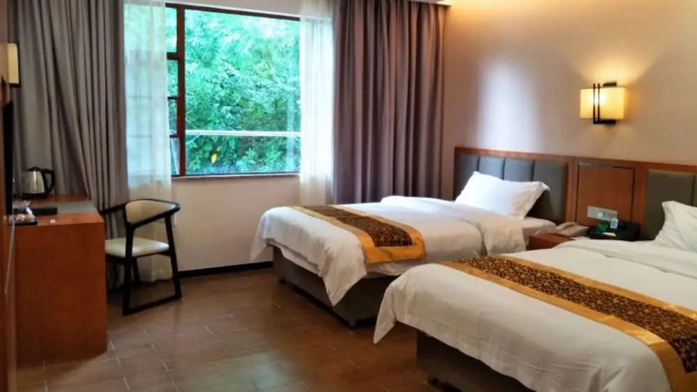 Yi Jing Lin Feng Hot Spring Hotel