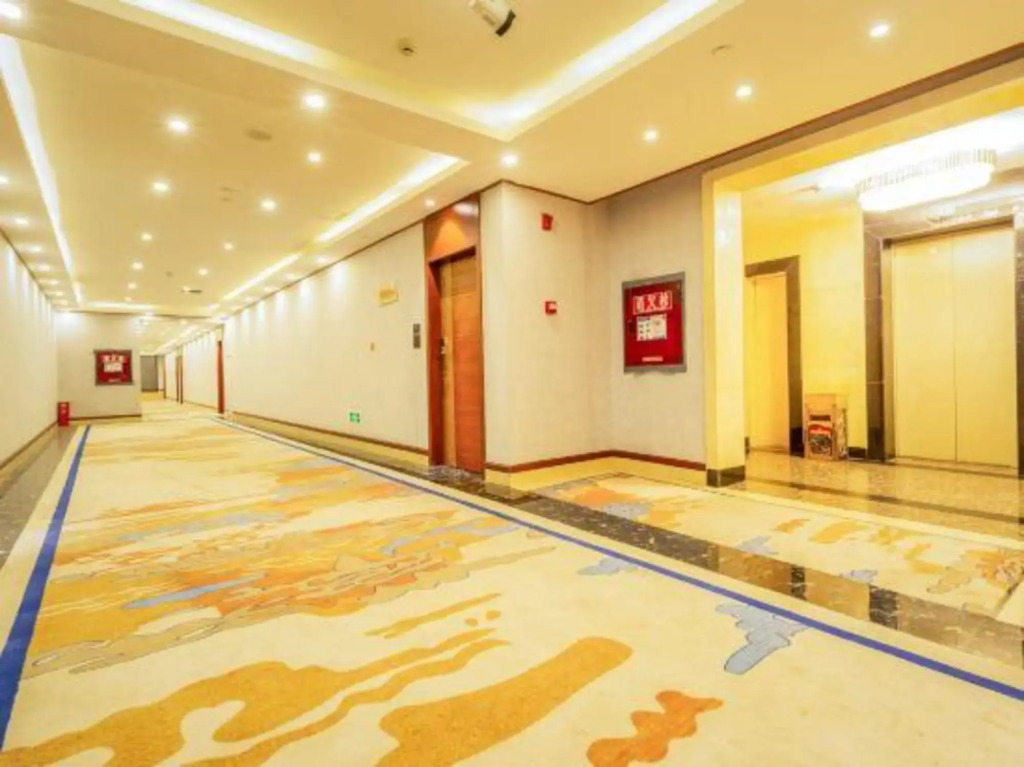 Hongshan Oxygen Fuyuan Hotel (Potala Palace Plaza)