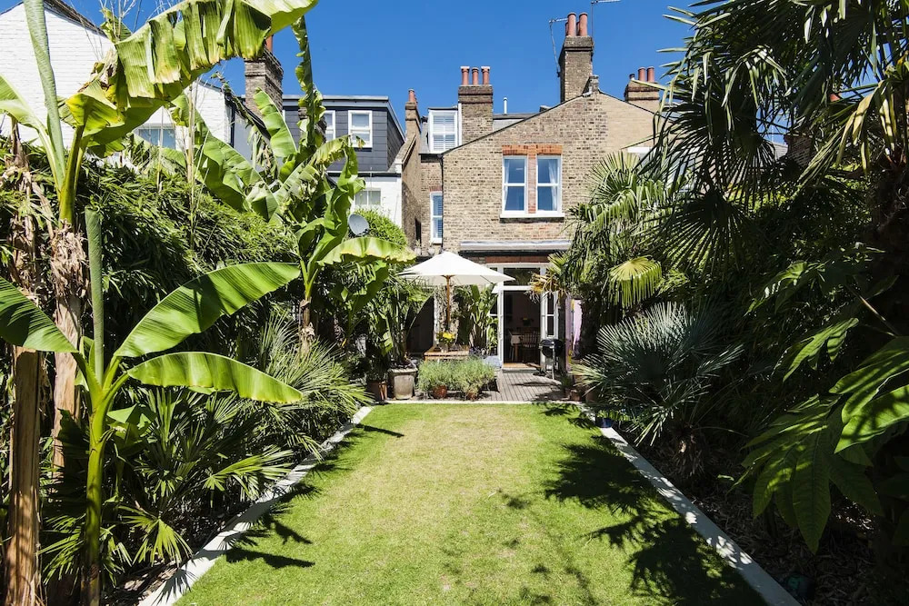 Enchanting Southfields Home by King George's Park