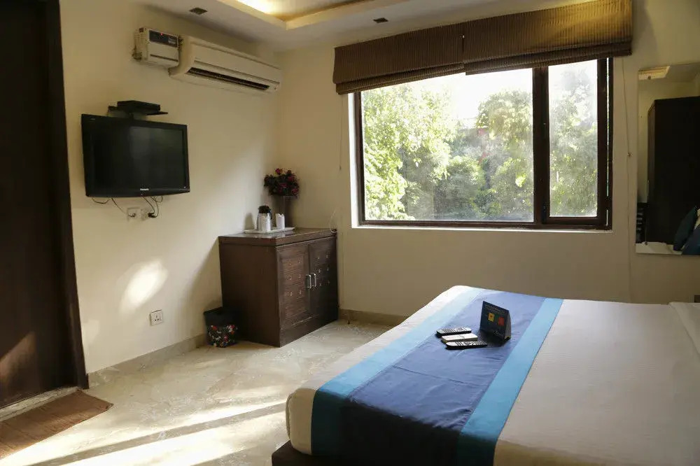 FabHotel Karol Bagh Main Market