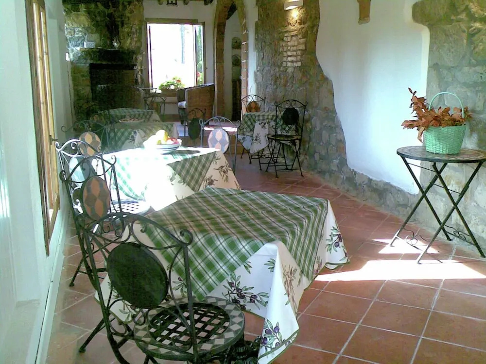 Elegant Tuscan Holiday Home