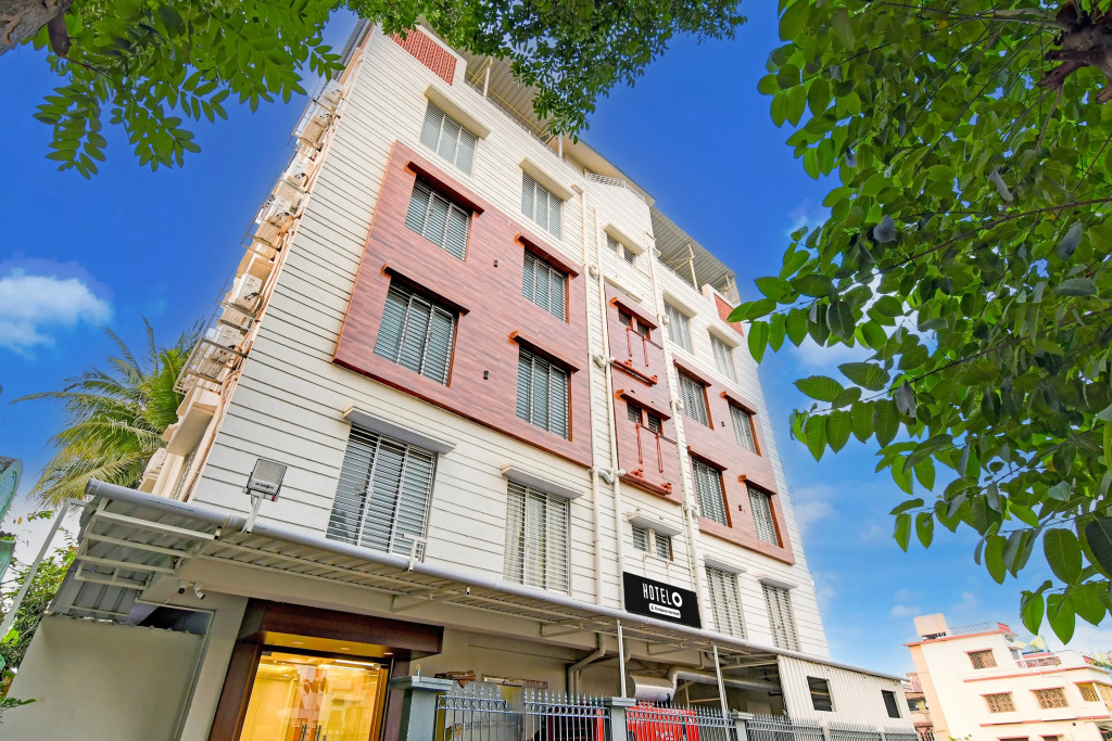 Super Townhouse Kaikhali Near Airport