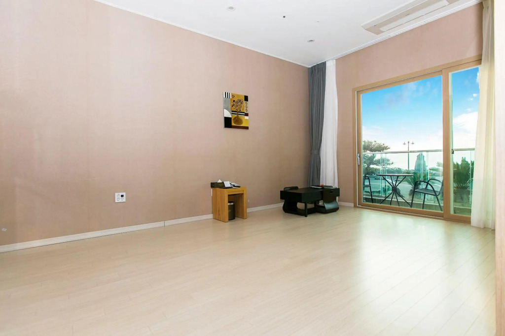 Rich Hotel