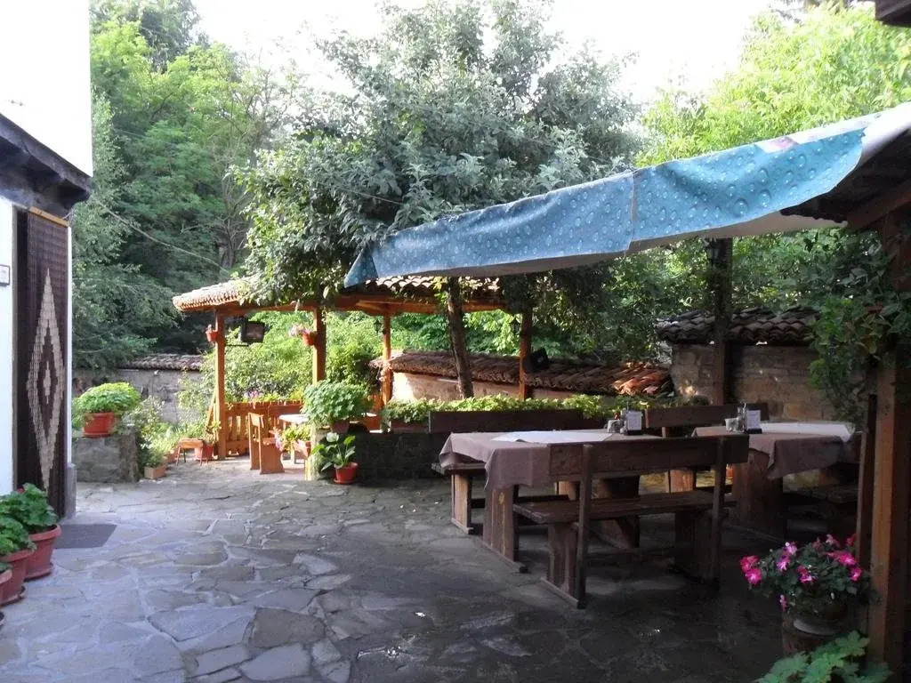 Yakovtsi Inn