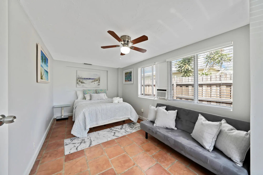 Poinsettia FTL Home by PMI