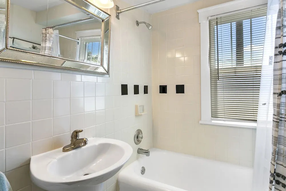 Charming Old Northwood Home ~ 3 Mi to Beach!