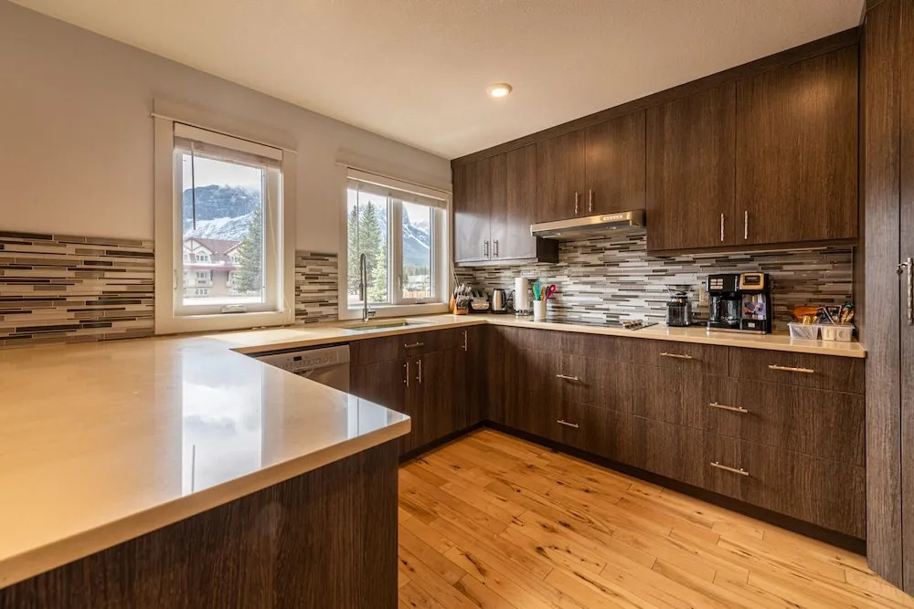 Mountain View Escape with Private Hot Tub & Patio