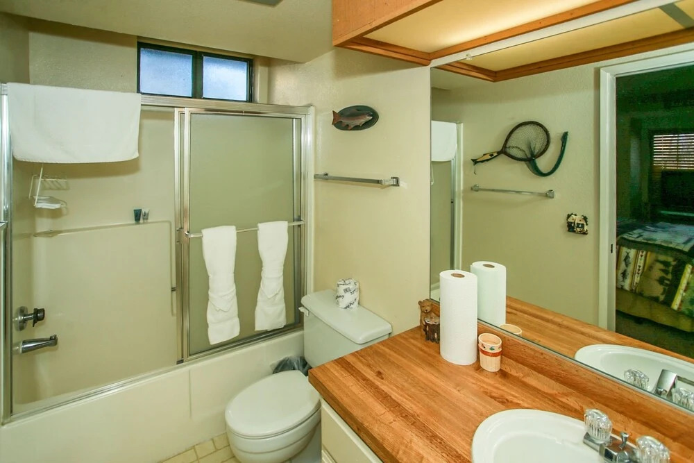 1766-gone Fish Inn 3 Bedroom Home by Redawning