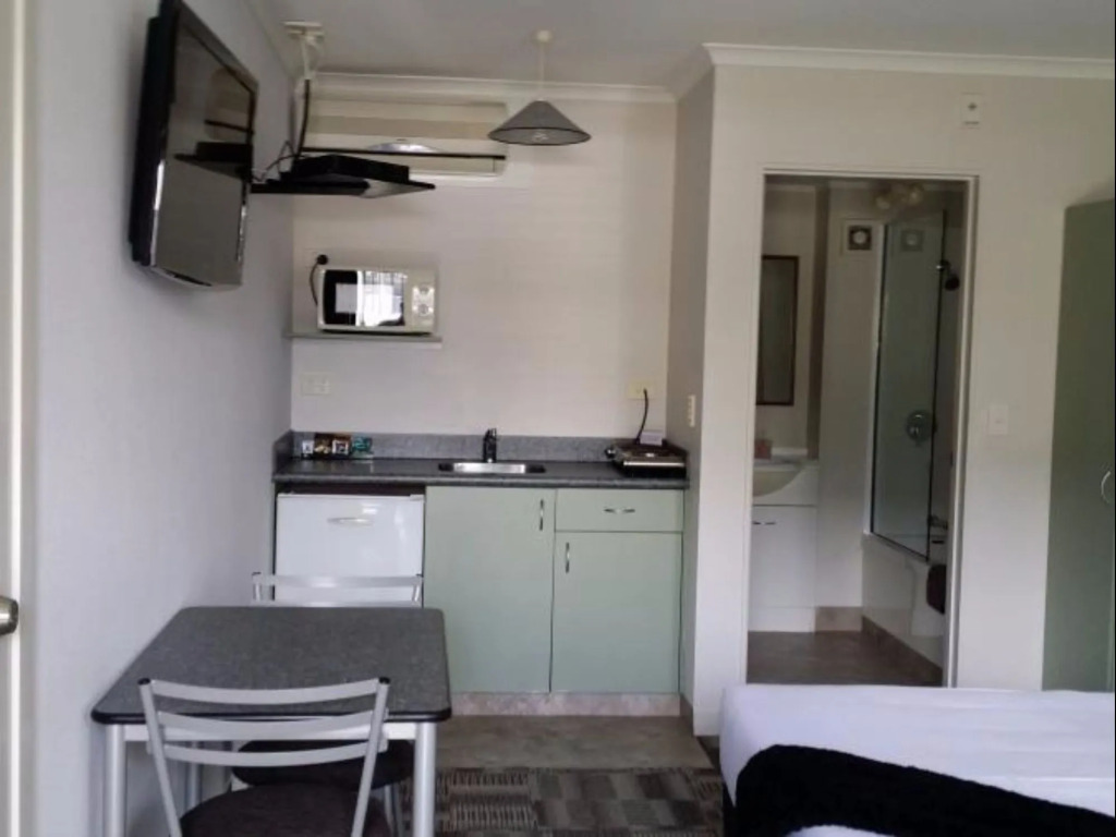 Abode On Courtenay Motor Inn
