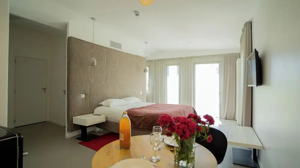 AppartHôtel Piscine Montaigu