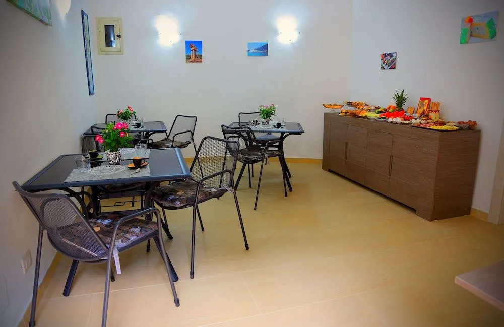 B&B Il Melograno Antico con Terrazza e Giardino