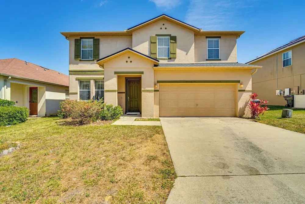Lanai & Game Room: Vacation Home in Davenport