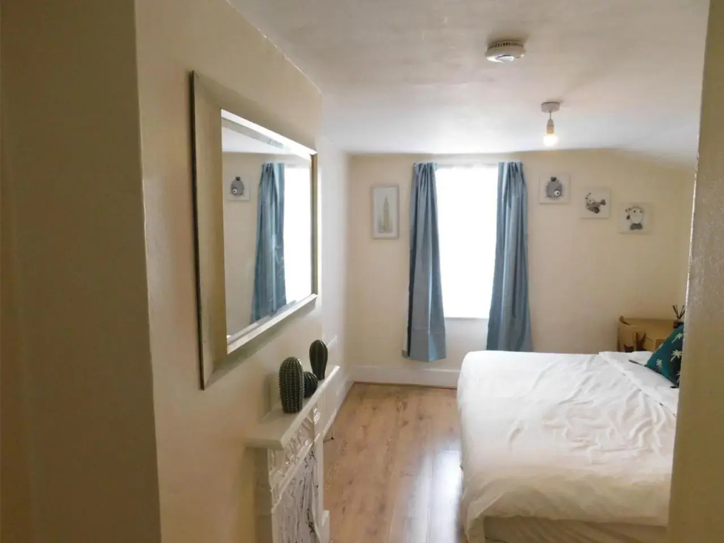 Entire 4 bedroom Terrace house in London