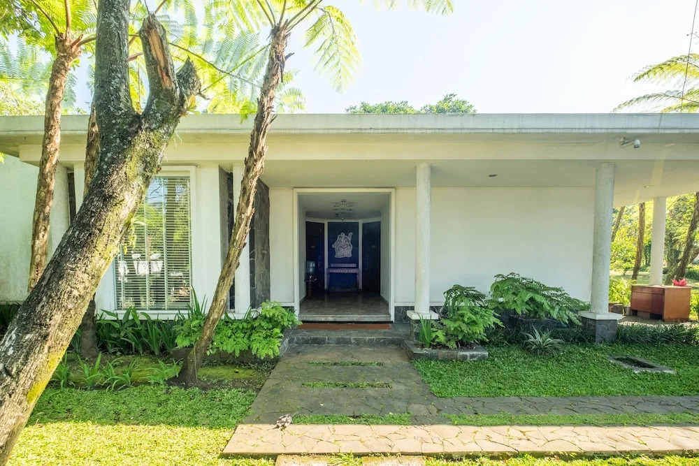 OYO 608 Isola Heritage Syariah