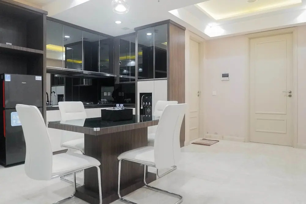 Lavish 2br Apartment Connected To Tunjungan Plaza at One Icon Residence