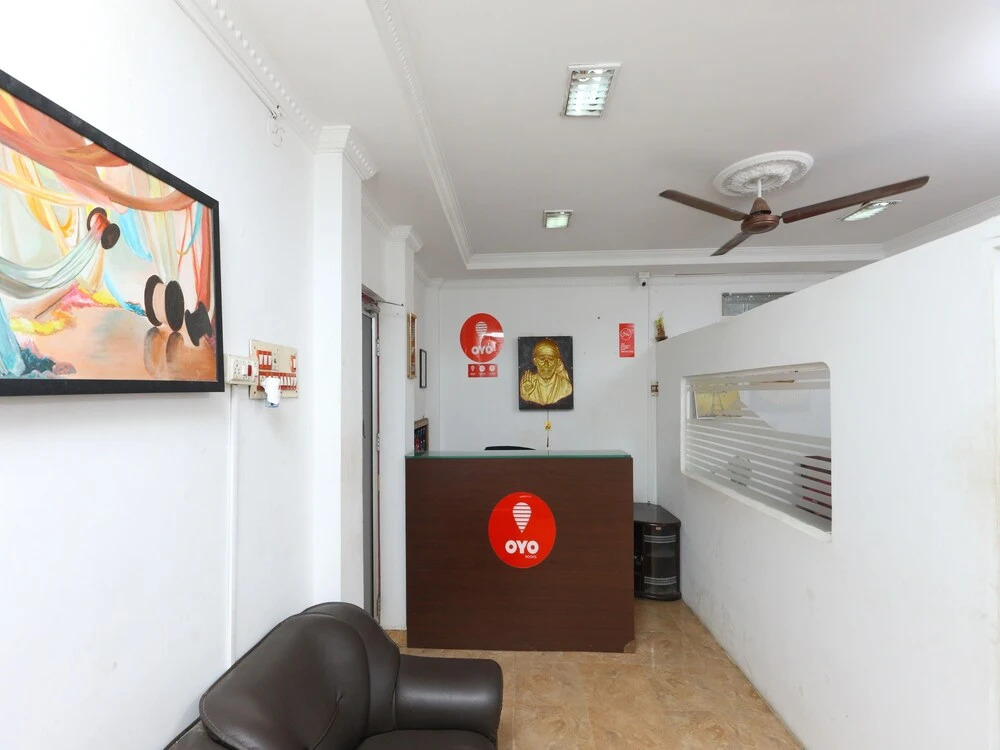 OYO 4418 Royal Mass Club