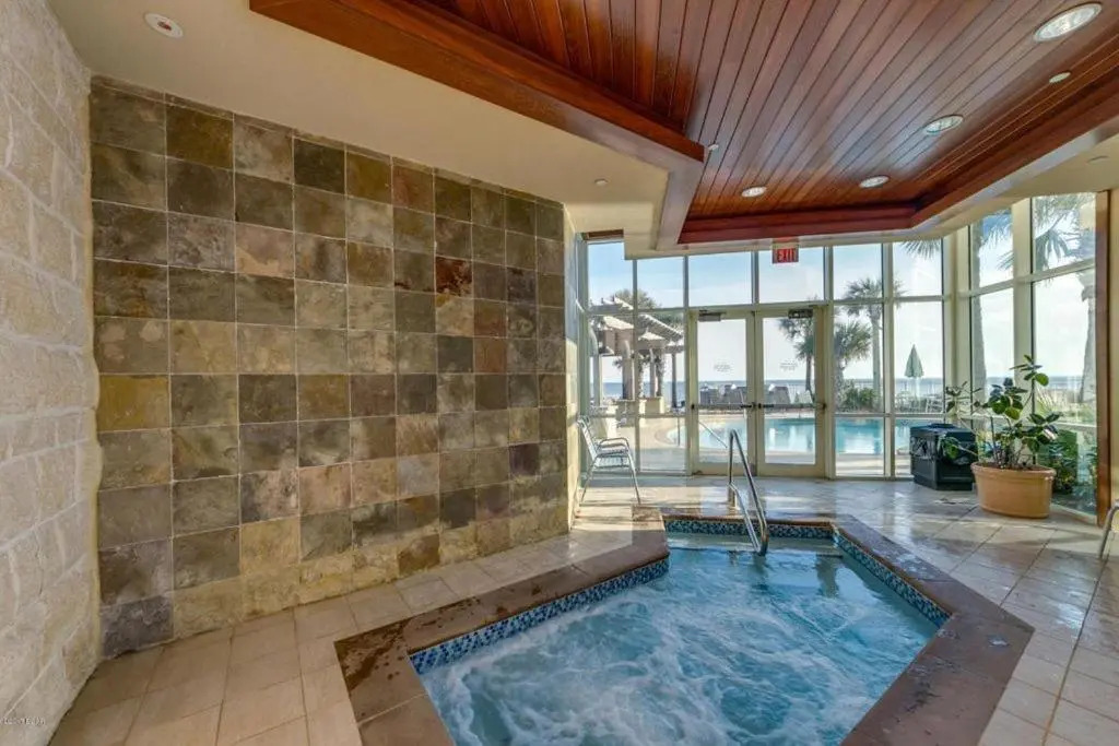 Aqua Resort 905