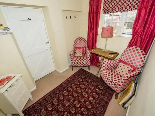 Cobble Cottage30c