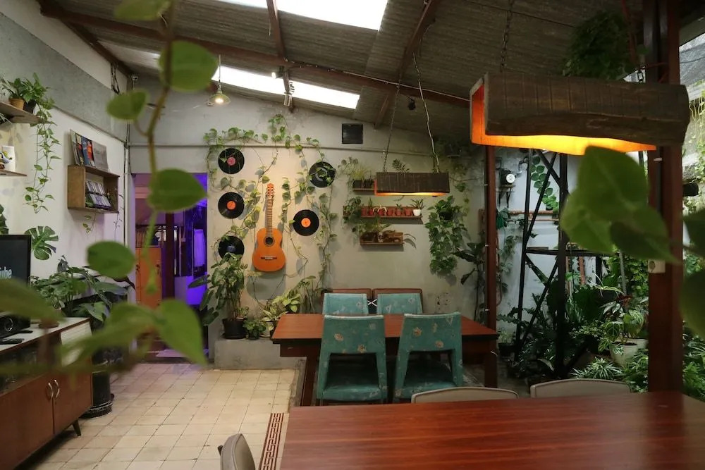 SEMERU HOSTEL MALANG