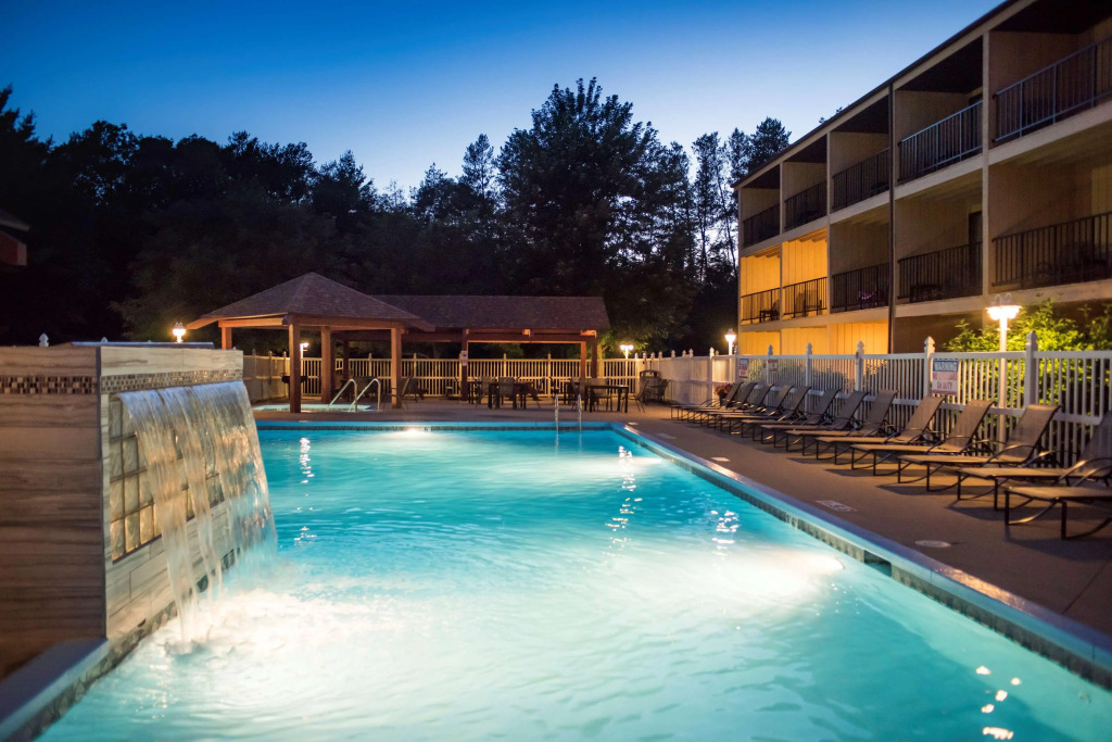 Best Western Ambassador Inn & Suites