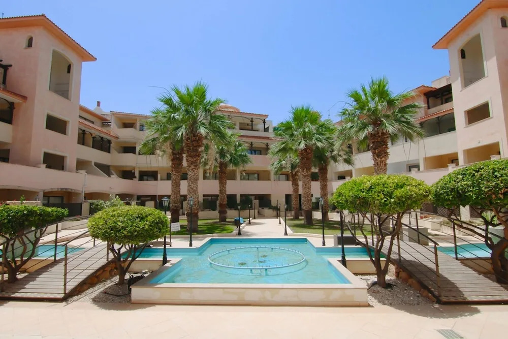 Queens Garden Residence Staycom