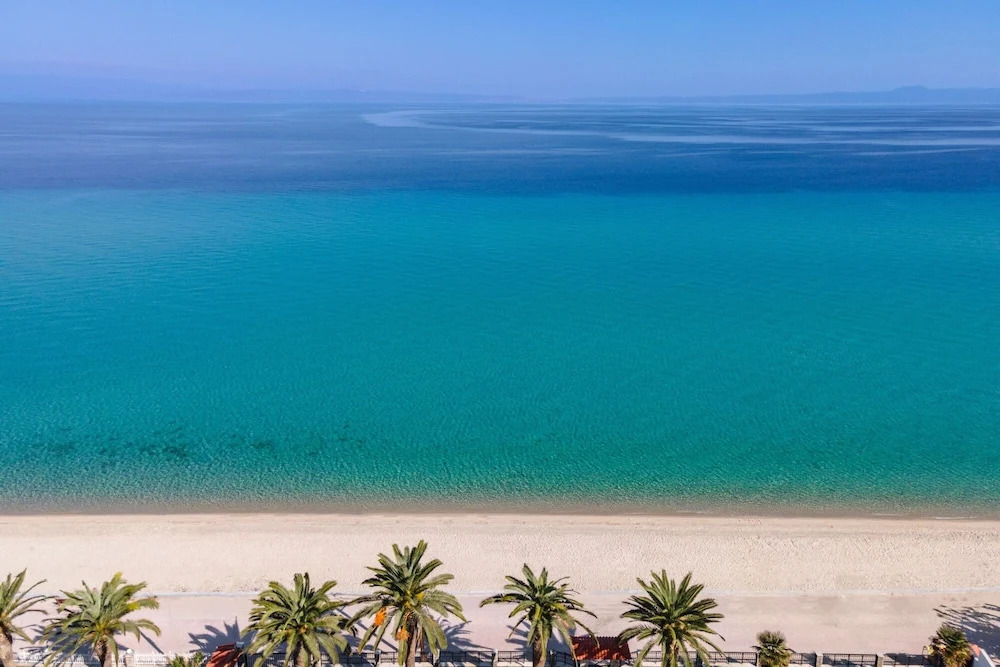Amalthia Luxury Suites