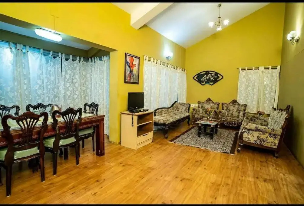 Rustic 3-BR Villa w/ Front & Back Yards in the mountains